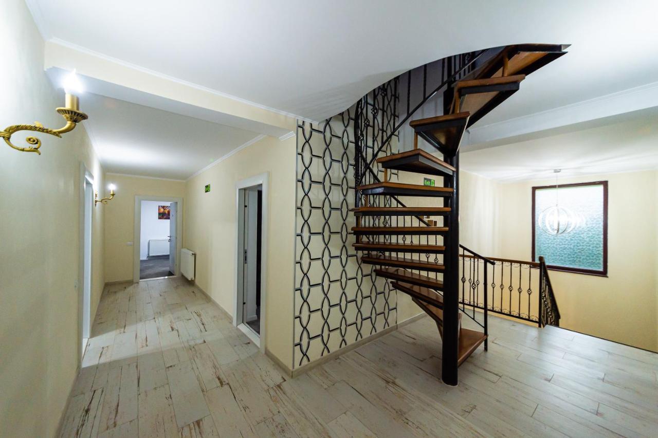 Casa Avram Villa Râmnicu Vâlcea Buitenkant foto