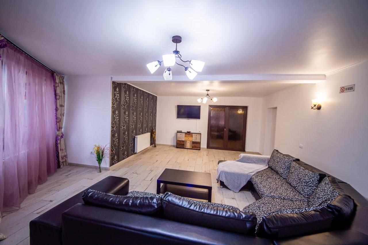 Casa Avram Villa Râmnicu Vâlcea Buitenkant foto
