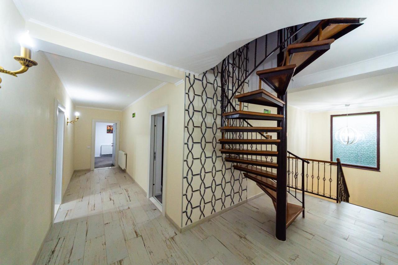 Casa Avram Villa Râmnicu Vâlcea Buitenkant foto